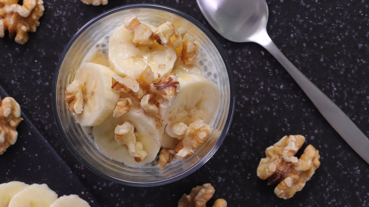 Healthy Snacks That Actually Satisfy (Without Wrecking Your Diet)