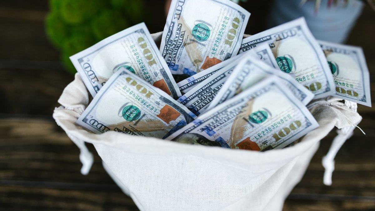 How to Build an Emergency Fund (Even When Money Is Tight)
