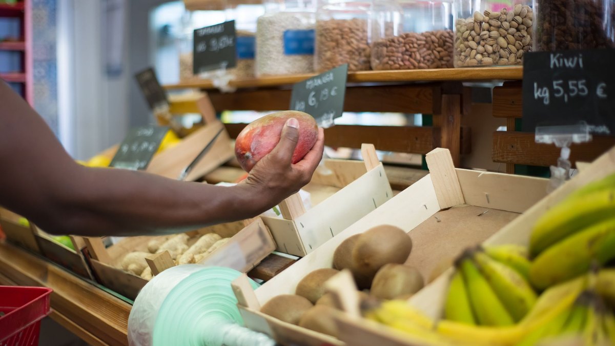 How to Read Nutrition Labels: A Simple Guide to Smarter Food Choices
