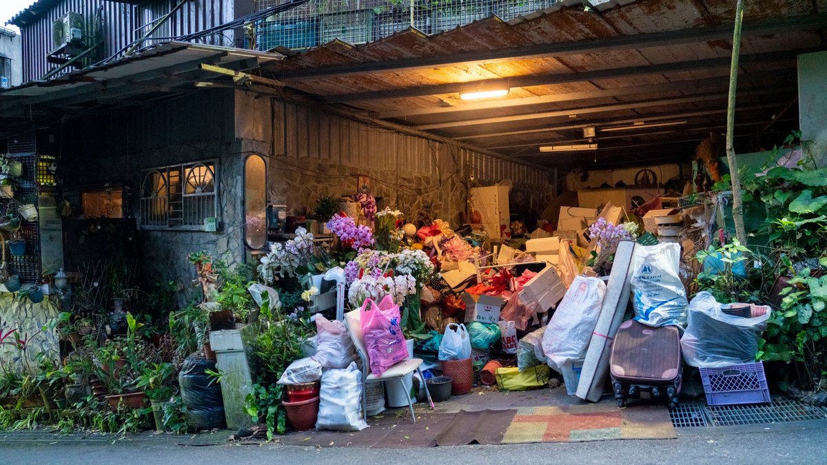The Endowment Effect: Why We Overvalue Whatever We Already Own