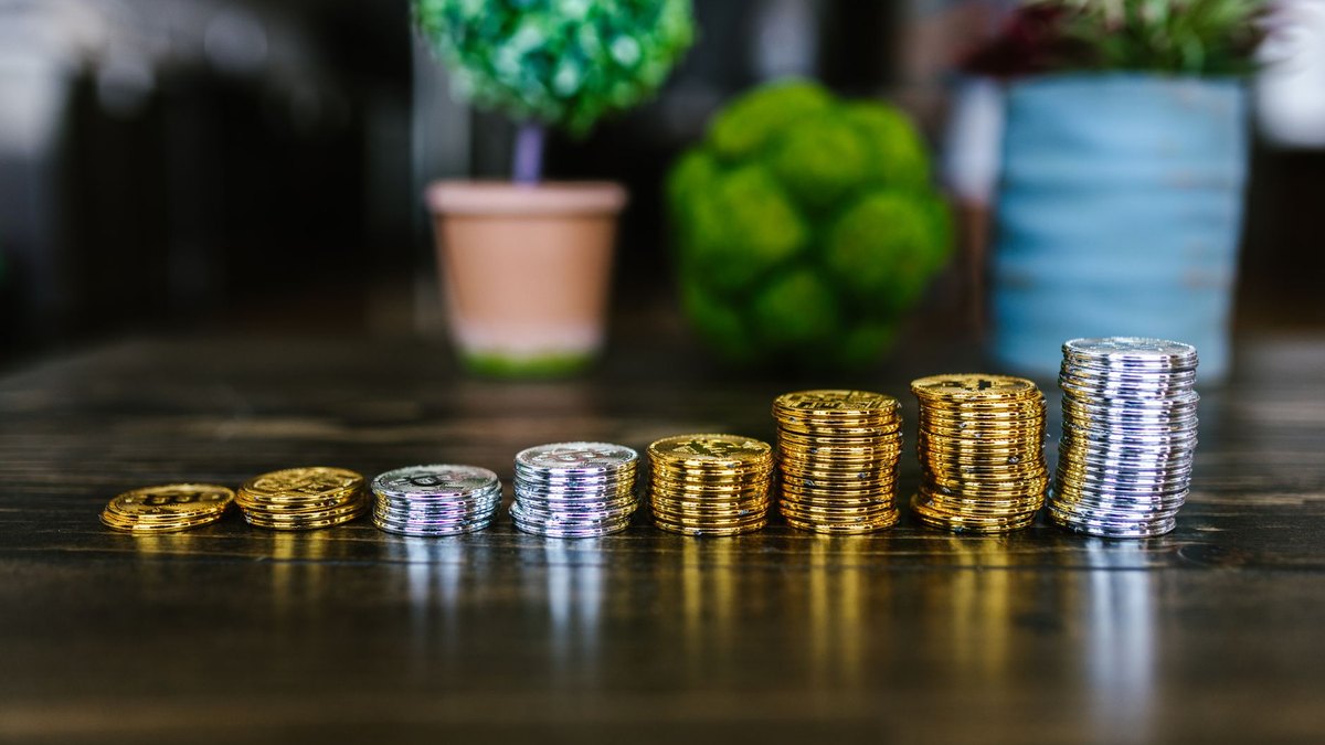 The Rule of 72: The Mental Math Trick That Shows How Fast Money Doubles